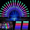 Autres fournitures de fête d'événement 1030Pcs Bâtons lumineux à LED Tube d'encouragement coloré Accessoires d'ambiance lumineuse Bâton en mousse dans le noir pour Concert Noël 230221