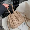 Borse da sera Borsa a secchiello da donna con pieghe Borsa a secchiello in pelle PU di alta qualità Piccola tracolla carina Estate 2023 Tendenza firmata