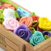 Guirnaldas de flores decorativas 20 unids 3 cm cinta de satén cabezas de flores de rosa de seda artificial para la decoración de la boda caja de regalo hecha a mano de bricolaje artesanía scrapbooking T230217