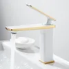 Смесители раковины для ванной комнаты скандинавским бассейном и холодные смесители отверстия с одной ручкой
