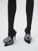 Sandales de printemps et d'été 2023 Mode pour femmes Strass Fleur Sexy Talon Mince Sandales de discothèque Chaussures de banquet européennes et américaines Chaussures de mariage pour femmes