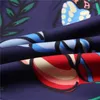 V￥r sommarkvinnor sjalar 2023 fransk halsduk fj￤ril djurtryck kvinnlig temperament twill silk satin halsduk stor fyrkantig halsduk sjal pashmina 130x130 cm