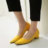 Sapatos formais Moda Salto Baixo Elegante Bombas Sapatos Femininos Casual Candy Amarelo Azul Vermelho Nu Salto Escritório Vestido de Noiva Sapatos Bicudos 230221