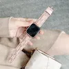 Дизайнерский ремешок для часов из натуральной кожи M для Apple Watch, ремешки 38 мм, 40 мм, 49 мм, 42 мм, 44 мм, 45 мм, iWatch 3 4 5 SE 6 7 Series, модный браслет с буквенным принтом и золотой цепочкой