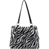 Kvällspåsar 2023 Kvinnor Vintage Cow Zebra Print Shopper Tygväska Kvinnlig mjuk varm plysch axel vinter päls damer casual handväska handväska