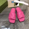 2023 Diseñador de lujo Color puro Eléctrico bordado zapatillas perezosas clásicas para mujer Cuero suave Fondo Diapositivas Sandalia al aire libre Chanclas planas Sandalias sexy Zapatos