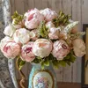 Ghirlande di fiori decorativi 1 mazzo di peonia artificiale europea decorativa per feste fiori finti di seta peonie per la casa el decor fai da te decorazione di nozze ghirlanda 230221