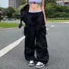 Calça feminina de paraquedas de verão de pára -quedas pretas de streetwear de tamanho grande bolsos de carga de carga Harajuku perna larga calça de moletom 230222