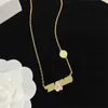 Rosa Buchstaben-Anhänger-Halsketten für Frauen, goldene Tier-Solitär-Halskette, Persönlichkeit, High-Street-Kette
