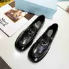 Med Box Prad Desinger Women Casual Shoes Monolith Triangle Logo Black Loafers ökar plattform Sneakers Cloudbust Classic Patent Matte GH GH