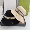 Moda Sombrero de paja Gapas para mujeres Sombreros de cubo de diseñador para hombres Desprecio Casquette Casquette Resort Sun Protección de hielo Seda de cáñamo Sunhats Nuevo