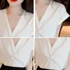 Blouses pour femmes 2023 Été Style français Col V Chemises blanches en mousseline de soie à manches courtes et vêtements pour femmes Pull solide Bureau Porter 1733