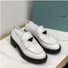 С коробкой Prad Designer Shoes Monolith Rubber Platform Women Sneakers Black Shiny Leather Slipper Crowning Cround Countecker Указанные толстые vk