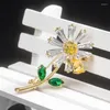 Broches en Jade ange coloré, petite marguerite avec abeille, broches pour femmes, zircone cubique, bijoux, accessoires vêtements