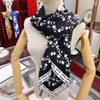 Hoogwaardige zijden sjaals voor dames Mode Veelzijdige sjaals voor geliefden Nieuw merk Perfecte kwaliteit Haarband Exquisite Design Accessoires Geschenken 90X90cm
