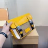 Kvinnors designer Cowhide Flap Mens Messenger Bag Classic Luxury One-Shulder Messenger Bag Fashion mångsidig
