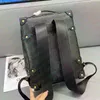 Lüks tasarımcı siyah kabartma sırt çantaları çanta erkekler kadınlar gerçek deri sırt çantası okul çantası moda sırt çantası arka paketi presbyopic sırt çantası m44752