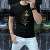 Mode estivale jeune T-shirts pour hommes Style européen perceuse à chaud sequin mercerisé coupe slim col rond T-shirt à manches courtes tendance hommes pluz taille couleurs claires t-shirts 4XL