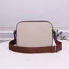 Lyxiga axelväskor Designer Messenger Påsar för kvinnor Cross Body Påsar Pruses Plånböcker Brown Leather Make Up Bags Classic Vintage Bag Fashion Lady Crossbody Bag