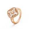 18 Style Lucky Clover Ring Anello Four Leaf Cleef Love Gold for Women Mens Wedding Anelli