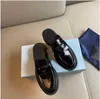 Con scatola Prad Scarpe firmate Monolith Rubber Platform Sneakers da donna Pantofola in pelle nera lucida Sneaker robusta a testa tonda a punta spessa VK