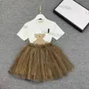 Luxuriöse Designer-Kleidungssets für Kinder, T-Shirt mit Monogramm, Shortst-Mode, britische Modemarke, Sommer-Kinderschätze, Mädchen-Baumwollpolo, modischer Gazerock