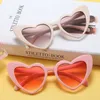 Lunettes de soleil Fashion Love Heart Lunettes de soleil Femmes mignonnes sexy rétro Retro Eye Vintage Vintre pas cher verres de soleil Red Feme Eyewear G221215