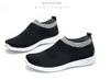 Couleur noire nouvelles chaussures pour femmes de grande taille chaussures de sport simples de mode volant tissé paresseux autres chaussures