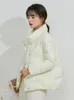 Kobiety Down CGC 2023 Kobiety zimowa krótka kurtka trzymaj ciepło Wysokiej jakości 90% 90% kaczek płaszcz feamel swobodna ultralekka odzież zewnętrzna
