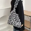 Evening Bags Youda Korean Version Winter Plush Shoulder Bag Black Heart Zebra Handbag Casual Large Capacity Shopper Tote For Women