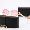 Moda europeia best-seller Large Frame Frame personalizou óculos de sol personalizados homens e mulheres Óculos de sol para casais que dirigem copos de comércio exterior maré
