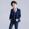 Zestawy odzieży Nowe przybycie chłopca ceremonialna szata/fortepian występ Formalny garnitur/Przyjęcie urodzinowe/Kwiecztu Flower Boy Suit 3422