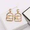 Ohrringe Designer Stift Ohrringe Marke Ohrhörungen 18K Gold plattiert Ohrstolder Kristallparty Frauen Temperament Earring Hochzeit Schmuck Retro-Stil ER0341-360