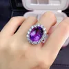 Fede nuziale da donna Anello geometrico viola intenso con zircone e diamante placcato in oro bianco, regalo di compleanno per gioielli di moda per ragazze