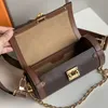 Designer Tassen Verstelbare Bandjes Crossbody Tas Met Ketting Draagtas Kofferbak Schouder Handtas Klinknagel Kussen Mode Dames Reistas dames handtassen portemonnees