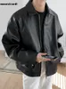 Herren Jacken Mauroicardi Frühling Herbst Coole Luxus Kurze Schwarze Weiche Licht Pu Leder Jacke Männer Reißverschluss Casual und Mäntel Mode 230222