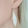 Boucles d'oreilles pendantes pour femmes, plume de feuille, Simple, couleur argent, métal gravé, bijoux d'oreille à la mode