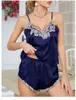 Vêtements de nuit pour femmes Été Sexy Broderie Applique Satin Dos Nu Sling Shorts Femmes Pyjama Doux Confortable Homewear Vêtements De Nuit