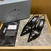 2023 Designer Sandali con tacco alto Cat Heels Scarpe a punta Fibbia a triangolo Donna Estate 2022 New Sexy Fashion Baotou Shallow Mouth Pompe da donna 35-40