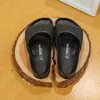 ドイツのスリッパのデザイナーBirkinStocks Boken Shoes Boken Ultra-Light Eva Waterproof Men and Women's Slip-On Beach Slippers Trend Barbados