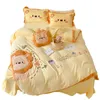 Sängkläder sätter gul lejontecknad fyra stycken inställd tjock mjölkfiber vinter korallfleece ark