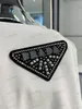 Xinxinbuy Men Designer T-shirt 23SS Milan Hot Drill Metal Triangle Label Kort Mouw katoen vrouwen wit zwart S-3XL