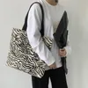 Sacs à provisions japonais Harajuku Style zèbre imprimé Design sac Portable femmes toile mode grande capacité étudiants épaule