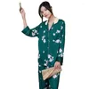 Kvinnors sömnkläder 2023 Ice Silk Women's Pyjamas Två stycke Set Spring Green Print Folar Långärmad kostym Elegant Casual Home Service