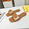 Designer Slippers Slides Sandals Slide plana Sand￡lia de luxo feminino com caixa de p￳ de p￳ de p￳ de p￳ de praia Plataforma de borracha de couro