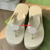 2023 Designer Slippers Locked D Leatters Foam Rubber Paris Sandals Flat Womens Summer Beach Shoes Black White Pink Pool Slide Outdoor Slide Thongs Flip Flops