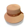 Unisex Designer Straw Hats Mens szerokie Brim Hats damskie luksusowe płaskie kapelusz lato swobodny moda czapki wiadra z skórzanym paskiem