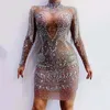 カジュアルドレスセクシーな歌手シルバーラインストーンフリンジメッシュドレスファッション女性イブニングウエディングバースデーラグジュアリー透明なショートを祝う
