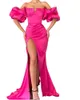 Fuschia Robe de bal sirène pour femme, grande taille, épaules dénudées, sans bretelles, plis drapés, manches bouffantes en satin, fente latérale haute, robes de soirée sur mesure