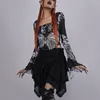 Kvinnors T-skjortor Combhasaki Sexiga kvinnor Fairy Grunge estetiska tryck Mesh Crop Tops Gotiska Se-hough T-shirts Y2K Flare långärmad